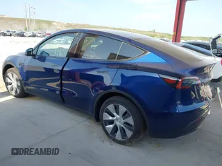 2022 Tesla Model Y Long Range z VIN 7SAYGAEE2NF364733, wystawiony jako IAAI lot #42290231 z przebiegiem 33 907 mil mil oraz . Historia ofert i sprzedaży dostępna na DreamBid. Obrazek 14.
