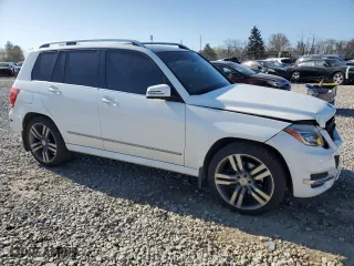 2013 Mercedes-Benz GLK-Class GLK 350 with VIN WDCGG8JB7DG042147, listed as a Copart auction lot 53252495 with 98,737 mi miles and Salvage Title. Bid and sale history available at carsss.com. Image 4.
