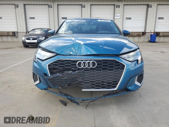 2022 Audi A3 Premium z VIN WAUAUDGY3NA076385, wystawiony jako Copart lot #50178965 z przebiegiem 41 837 mil mil oraz Nie do naprawy • Non repairable. Historia ofert i sprzedaży dostępna na DreamBid. Obrazek 5.