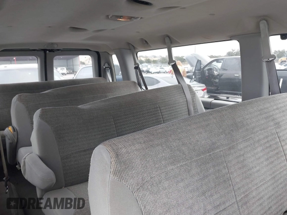 2004 Ford Econoline Passenger XL with VIN 1FBSS31L74HA31495, listed as a IAAI auction lot 41442985 with 522,027 mi miles and . Bid and sale history available at DreamBid. Image 8.