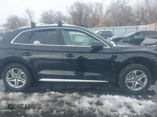 2019 Audi Q5 Premium with VIN WA1ANAFY1K2072299, listed as a IAAI auction lot 41101220 with 39,339 mi miles. Bid and sale history available at carsss.com. Image 10.