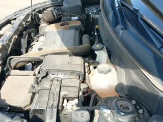 2019 Chevrolet Equinox LT z VIN 2GNAXJEV3K6242809, wystawiony jako IAAI lot #42982788 z przebiegiem 116 919 mil mil oraz . Historia ofert i sprzedaży dostępna na DreamBid. Obrazek 19.