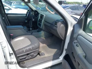 2002 Mercury Mountaineer with VIN 4M2DU66K22ZJ39167, listed as a IAAI auction lot 42507519 with 263,659 mi miles and . Bid and sale history available at DreamBid. Image 5.