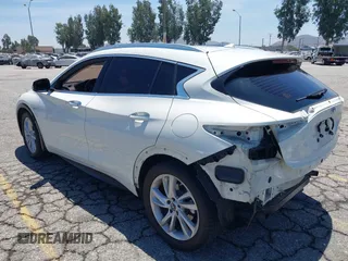 2018 Infiniti QX30 Premium z VIN SJKCH5CP5JA006199, wystawiony jako IAAI lot #42673215 z przebiegiem 107 294 mil mil oraz . Historia ofert i sprzedaży dostępna na DreamBid. Obrazek 3.