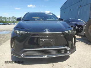 2024 Toyota bZ4X XLE z VIN JTMABACAXRA088300, wystawiony jako Copart lot #55844025 z przebiegiem 369 mil mil oraz Szkody całkowita. Historia ofert i sprzedaży dostępna na DreamBid. Obrazek 5.