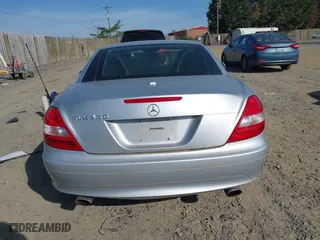2007 Mercedes-Benz SLK-Class 3.5L with VIN WDBWK56FX7F142388, listed as a IAAI auction lot 42076577 with 77,856 mi miles. Bid and sale history available at carsss.com. Image 16.