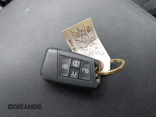 2019 Volkswagen Atlas SE z VIN 1V2UR2CA6KC580992, wystawiony jako IAAI lot #41902265 z przebiegiem 63 233 mil mil oraz . Historia ofert i sprzedaży dostępna na DreamBid. Obrazek 11.