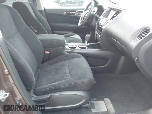 2016 Nissan Pathfinder SV with VIN 5N1AR2MN6GC651858, listed as a IAAI auction lot 41920897 with 247,344 mi miles. Bid and sale history available at carsss.com. Image 5.