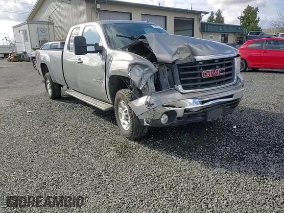 2008 GMC Sierra 2500HD SLT z VIN 1GTHK29618E181379, wystawiony jako Copart lot #78244454 z przebiegiem 161 846 mil mil oraz Szkoda całkowita • Salvage title. Historia ofert i sprzedaży dostępna na DreamBid. Obrazek 10.