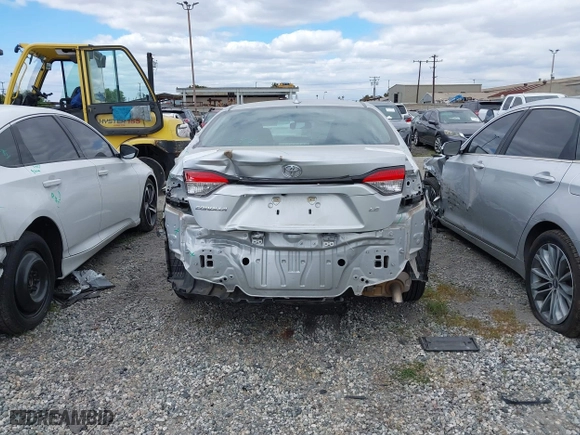 2021 Toyota Corolla LE with VIN 5YFEPMAE2MP212056, listed as a IAAI auction lot 41883519 with 69,215 mi miles. Bid and sale history available at carsss.com. Image 17.