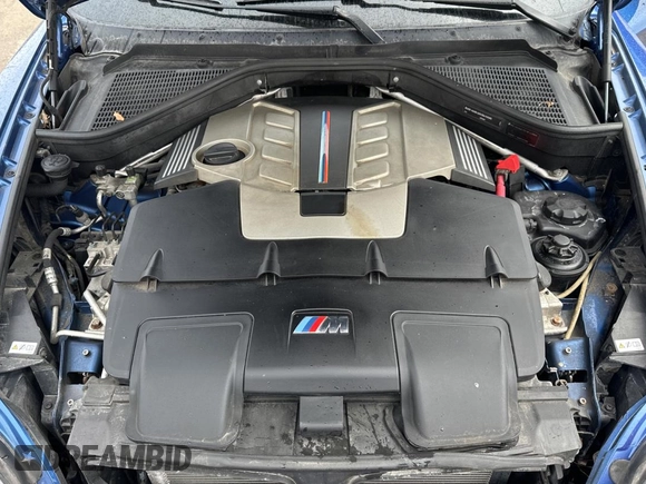 2013 BMW X6 M with VIN 5YMGZ0C57DLL29849, listed as a Copart auction lot 53517205 with 117,400 mi miles and Clean Title. Bid and sale history available at carsss.com. Image 7.
