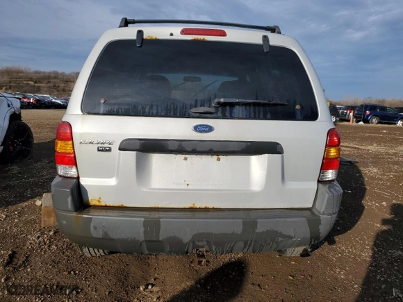 2002 Ford Escape Limited with VIN 1FMCU04172KB15489, listed as a Copart auction lot 83844824 with 286,595 mi miles and Salvage Title. Bid and sale history available at carsss.com. Image 6.