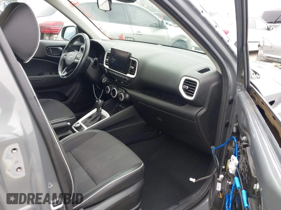 2022 Hyundai Venue SEL with VIN KMHRC8A34NU138304, listed as a IAAI auction lot 42462856 with 17,369 mi miles and . Bid and sale history available at DreamBid. Image 5.