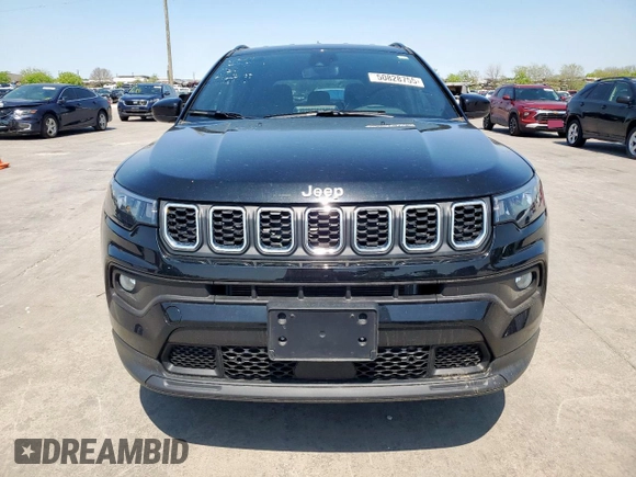 2025 Jeep Compass Latitude z VIN 3C4NJDBN9ST515927, wystawiony jako Copart lot #50828755 z przebiegiem 11 454 mil mil oraz Szkoda całkowita • Salvage title. Historia ofert i sprzedaży dostępna na DreamBid. Obrazek 5.