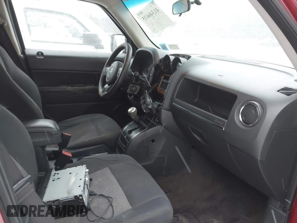 2015 Jeep Patriot Sport with VIN 1C4NJPBA4FD313006, listed as a IAAI auction lot 41536772 with 148,914 mi miles. Bid and sale history available at carsss.com. Image 5.