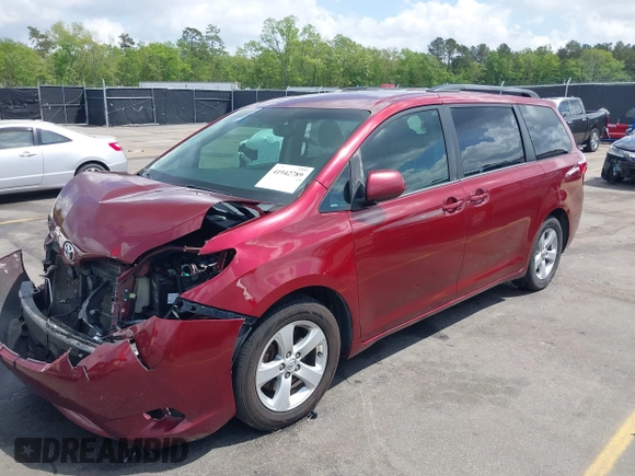 2015 Toyota Sienna LE AAS with VIN 5TDKK3DC7FS685452, listed as a IAAI auction lot 41942789 with 194,163 mi miles. Bid and sale history available at carsss.com. Image 17.