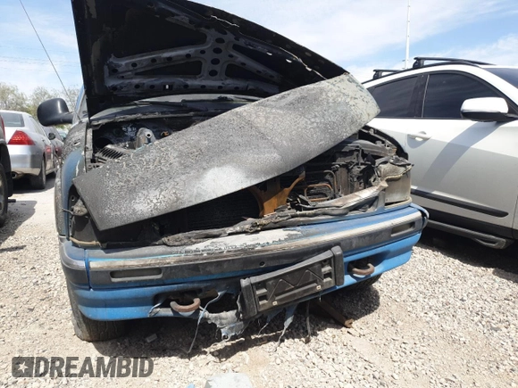 1995 Chevrolet Blazer с VIN 1GNDT13W8S2197190, выставлен на аукционе Copart как лот 52053765 с пробегом Не указан миль и На запчасти • Non repairable. История ставок и продаж доступна на DreamBid. Изображение 5.