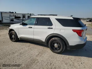 2021 Ford Police Interceptor Utility with VIN 1FM5K8AB1MGB83092, listed as a Copart auction lot 83073984 with 60,622 mi miles and Salvage Title. Bid and sale history available at carsss.com. Image 2.