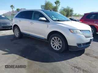 2013 Lincoln MKX with VIN 2LMDJ6JK4DBL09038, listed as a IAAI auction lot 42035674 with 196,693 mi miles. Bid and sale history available at carsss.com. Image 1.