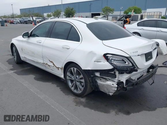 2019 Mercedes-Benz C 300 с VIN 55SWF8DB7KU299640, выставлен на аукционе IAAI как лот 41929870 с пробегом 61 130 миль миль и . История ставок и продаж доступна на DreamBid. Изображение 3.