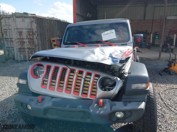2018 Jeep Wrangler Unlimited Sport S with VIN 1C4HJXDG0JW250952, listed as a IAAI auction lot 41641476 with 117,284 mi miles. Bid and sale history available at carsss.com. Image 12.