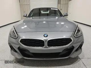 2025 BMW Z4 sDrive30i z VIN WBAHF3C04SWY38592, wystawiony jako Copart lot #55865365 z przebiegiem 11 980 mil mil oraz Tytuł czysty. Historia ofert i sprzedaży dostępna na DreamBid. Obrazek 5.