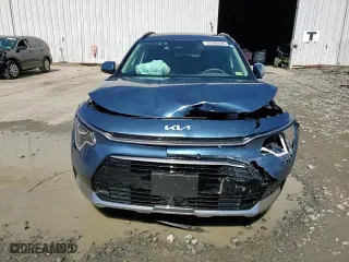 2025 Kia Niro SX Touring with VIN KNDCT3LEXS5235850, listed as a Copart auction lot 52300695 with 1,980 mi miles and Salvage Title. Bid and sale history available at carsss.com. Image 13.