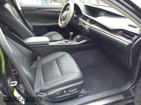 2014 Lexus ES 330 z VIN JTHBK1GG1E2092340, wystawiony jako IAAI lot #42403096 z przebiegiem 163 543 mil mil oraz . Historia ofert i sprzedaży dostępna na DreamBid. Obrazek 5.