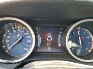 2015 Maserati Ghibli S Q4 z VIN ZAM57RTA9F1129976, wystawiony jako Copart lot #60998414 z przebiegiem 57 574 mil mil oraz Tytuł czysty. Historia ofert i sprzedaży dostępna na DreamBid. Obrazek 9.