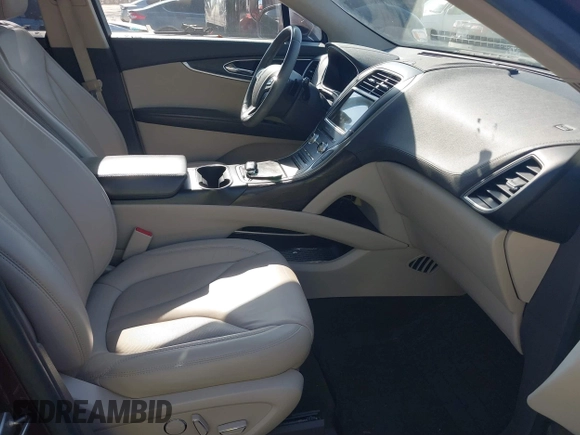 2017 Lincoln MKX Select with VIN 2LMPJ6KP4HBL37256, listed as a IAAI auction lot 41592553 with 74,231 mi miles. Bid and sale history available at carsss.com. Image 5.