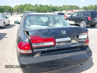 2002 Honda Accord SE с VIN 1HGCG56742A160536, выставлен на аукционе IAAI как лот 42133683 с пробегом 304 322 миль миль и . История ставок и продаж доступна на DreamBid. Изображение 6.