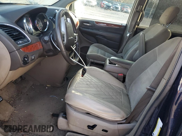 2014 Chrysler Town & Country Touring with VIN 2C4RC1BG7ER372155, listed as a Copart auction lot 45190275 with 123,632 mi miles and Clean Title. Bid and sale history available at DreamBid. Image 7.