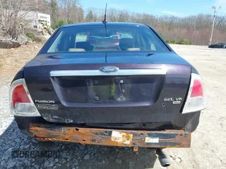 2007 Ford Fusion SEL with VIN 3FAHP02197R189283, listed as a IAAI auction lot 42008917 with 139,508 mi miles. Bid and sale history available at carsss.com. Image 17.
