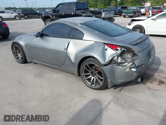 2005 Nissan 350Z Enthusiast with VIN JN1AZ34D85M609056, listed as a IAAI auction lot 42079583 with 203,596 mi miles. Bid and sale history available at carsss.com. Image 3.