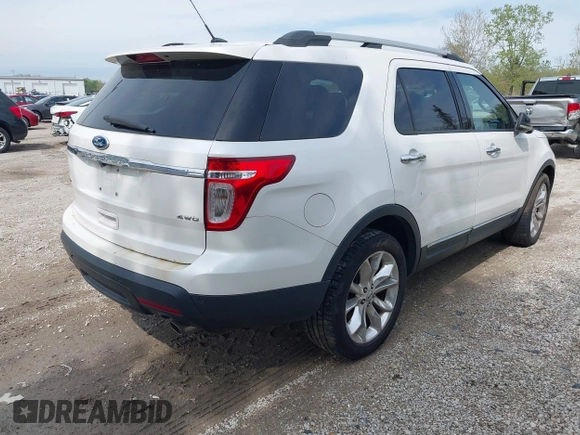 2011 Ford Explorer XLT with VIN 1FMHK8D80BGA67960, listed as a IAAI auction lot 42166438 with 203,200 mi miles and . Bid and sale history available at carsss.com. Image 4.
