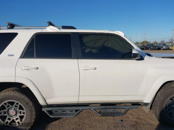 2020 Toyota 4Runner SR5 with VIN JTEBU5JR6L5775347, listed as a IAAI auction lot 41290016 with 59,610 mi miles. Bid and sale history available at carsss.com. Image 14.