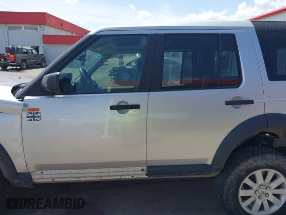 2005 Land Rover LR3 SE with VIN SALAD25435A337210, listed as a IAAI auction lot 41871267 with Not Provided miles and . Bid and sale history available at DreamBid. Image 13.