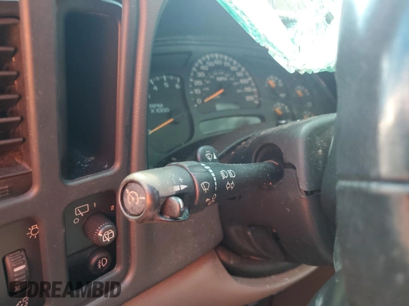 2005 Chevrolet Suburban LT with VIN 3GNEC16Z05G174248, listed as a Copart auction lot 55474945 with Not provided miles and Salvage title. Bid and sale history available at DreamBid. Image 9.