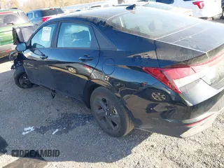 2023 Hyundai Elantra SEL z VIN KMHLM4AG6PU623478, wystawiony jako IAAI lot #40790315 z przebiegiem 14 654 mil mil oraz . Historia ofert i sprzedaży dostępna na DreamBid. Obrazek 3.