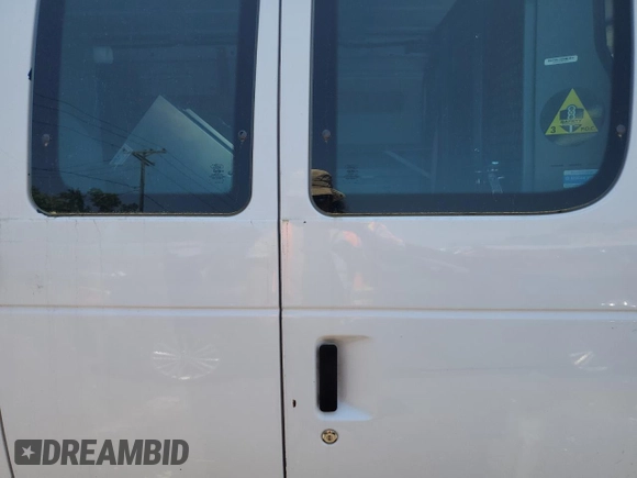 2012 Ford Econoline Cargo Recreational z VIN 1FTNE2EW7CDB05549, wystawiony jako Copart lot #59158145 z przebiegiem 174 452 mil mil oraz Czysty tytuł • Clean title. Historia ofert i sprzedaży dostępna na DreamBid. Obrazek 10.