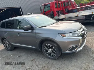 2018 Mitsubishi Outlander ES z VIN JA4AZ3A34JJ003624, wystawiony jako Copart lot #59793475 z przebiegiem 133 486 mil mil oraz Czysty tytuł • Clean title. Historia ofert i sprzedaży dostępna na DreamBid. Obrazek 1.