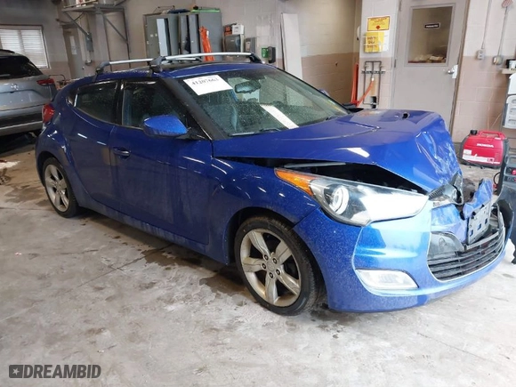 2014 Hyundai Veloster with VIN KMHTC6AD4EU196870, listed as a IAAI auction lot 41207663 with 119,252 mi miles. Bid and sale history available at carsss.com. Image 1.