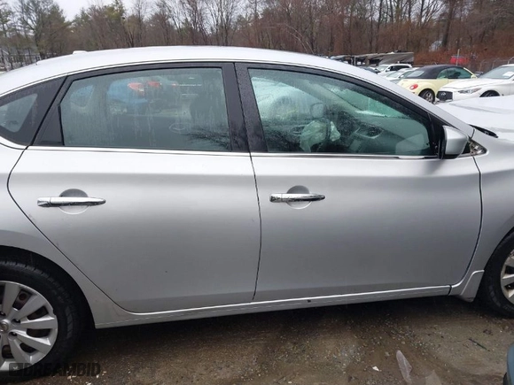 2014 Nissan Sentra SV with VIN 3N1AB7AP7EY266683, listed as a IAAI auction lot 41813136 with 1 mi miles. Bid and sale history available at carsss.com. Image 14.