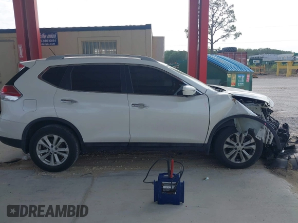 2015 Nissan Rogue SL with VIN 5N1AT2MV5FC878040, listed as a IAAI auction lot 41968061 with 124,352 mi miles and . Bid and sale history available at carsss.com. Image 13.