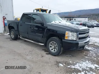 2010 Chevrolet Silverado 1500 LT with VIN 3GCRKSEA5AG191507, listed as a IAAI auction lot 41531755 with 220,184 mi miles and . Bid and sale history available at DreamBid. Image 1.