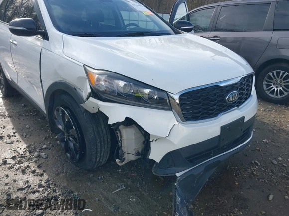 2019 Kia Sorento LX with VIN 5XYPG4A54KG599963, listed as a IAAI auction lot 41558055 with 119,238 mi miles and . Bid and sale history available at DreamBid. Image 6.