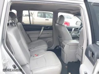 2011 Toyota Highlander with VIN 5TDZK3EH9BS030051, listed as a IAAI auction lot 41436897 with 253,513 mi miles. Bid and sale history available at carsss.com. Image 8.