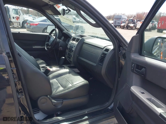 2009 Ford Escape XLT with VIN 1FMCU93GX9KC80750, listed as a IAAI auction lot 41953121 with 165,856 mi miles. Bid and sale history available at carsss.com. Image 5.
