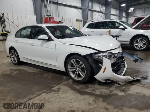 2018 BMW 3 Series 330i xDrive with VIN WBA8D9G5XJNU72561, listed as a Copart auction lot 55093355 with 28,411 mi miles and Salvage title. Bid and sale history available at DreamBid. Image 4.