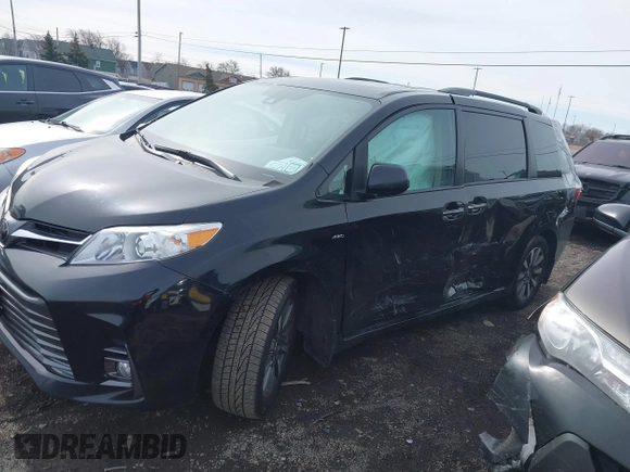 2018 Toyota Sienna XLE with VIN 5TDDZ3DC9JS190621, listed as a IAAI auction lot 41777729 with 96,089 mi miles. Bid and sale history available at carsss.com. Image 14.